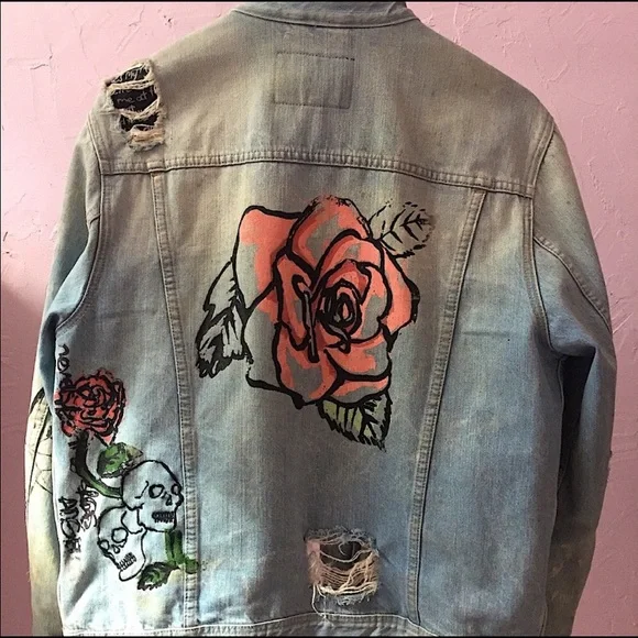 Guess Denim Rose Jean Jacket Acid Wash Patchwork Paintings Skull Compass Blood - Picture 2 of 12